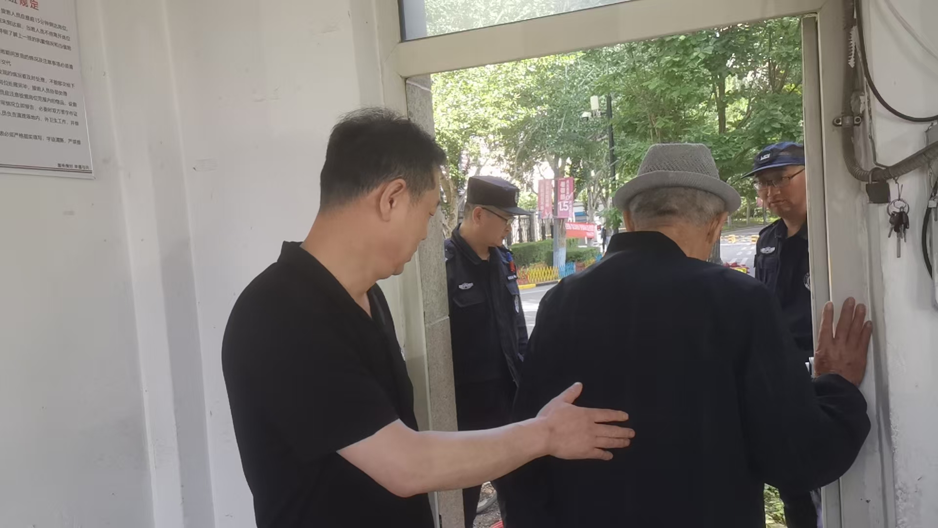 在您需要時(shí)，總有一份守護(hù)悄然抵達(dá) | 魯商服務(wù)溫情紀(jì)事
